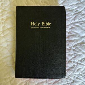 Holy Bible Dictionary Concordance Red Letter Edition King James Version Royal